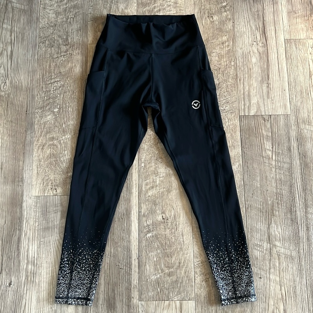 Virus Utility 7/8 Tech Pants.